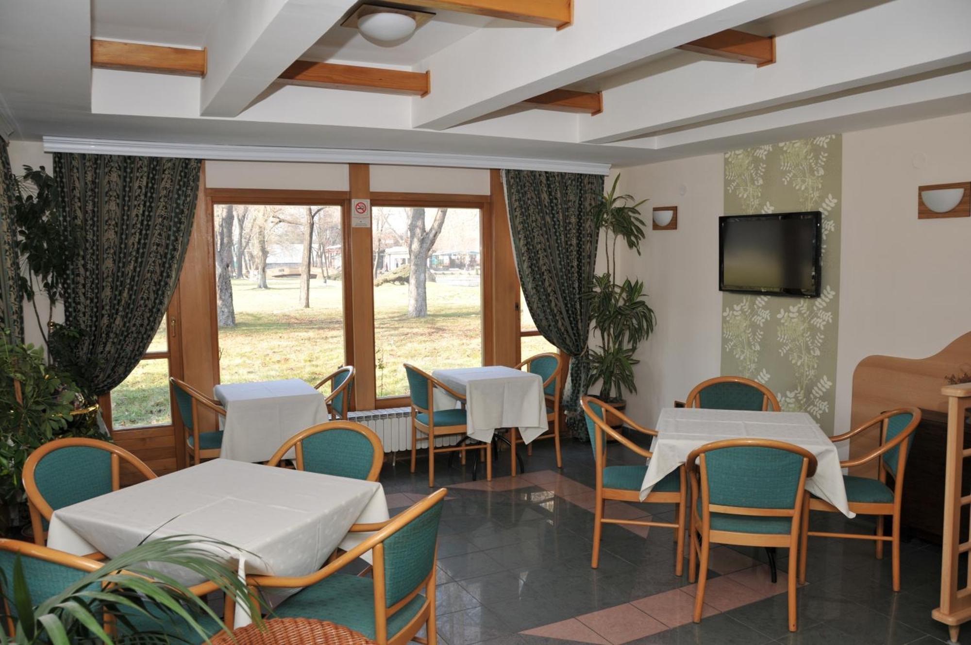 Hotel Kanet Skopje Exterior photo